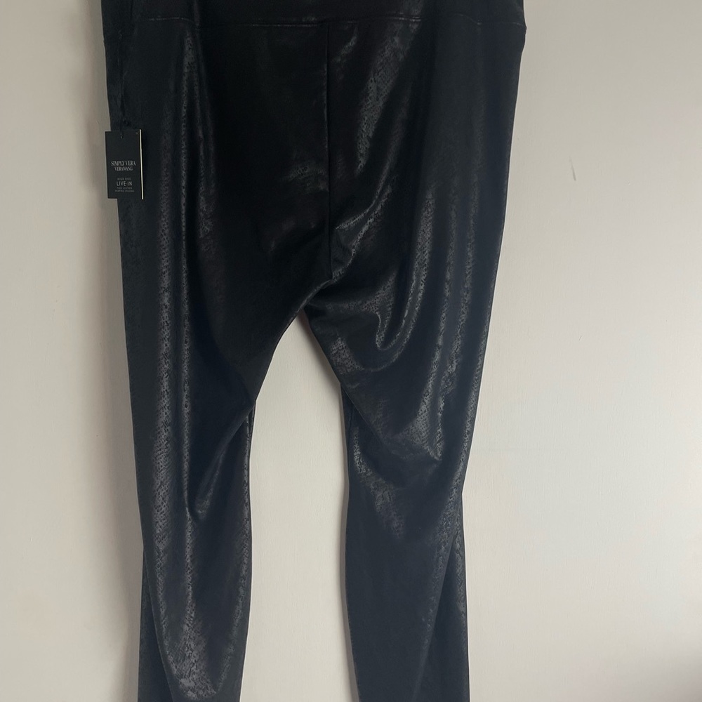 NWT Simply Vera Vera Wang Hi Rise Live In Faux Leather Shaping Legging